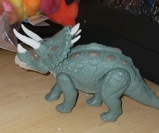 Jurrasic World Primal Strike Triceratops Dinosaur Figure