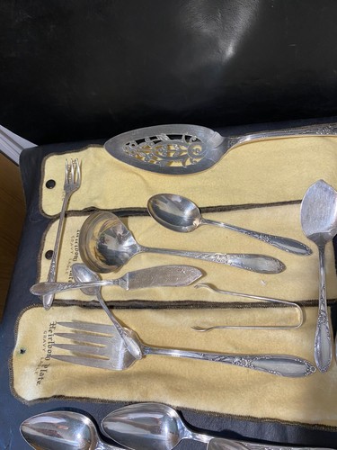 Chateau Heirloom Plate Oneida 104 pieces silverplate flatware set NICE! - Picture 12 of 15