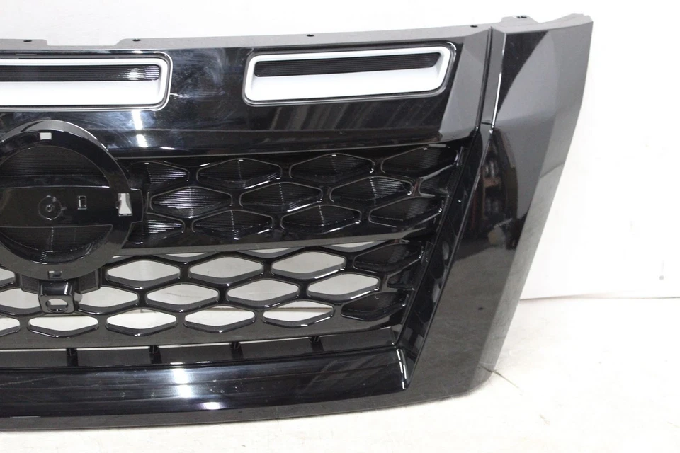22 23 24 25 NISSAN PATHFINDER Grille - Imagem 3 de 4