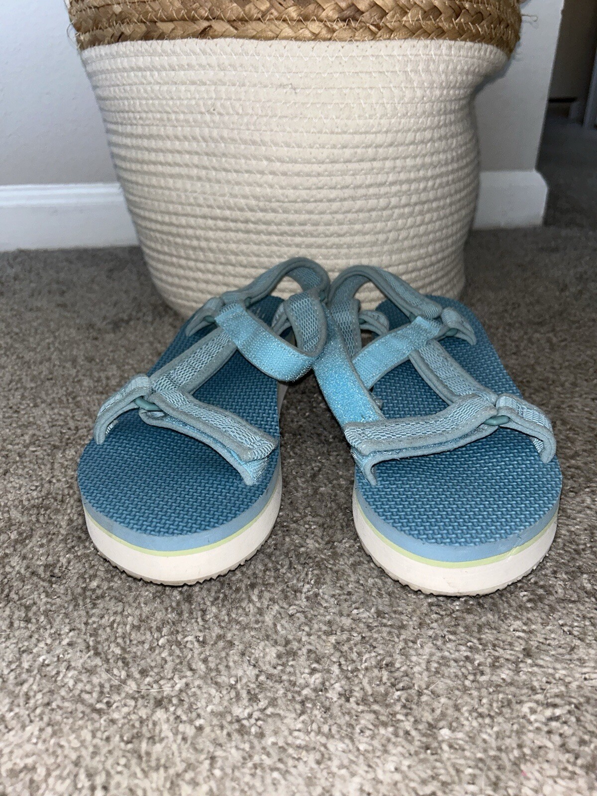 Time and Tru women's size 9 blue platform sandals for beach and summer wear