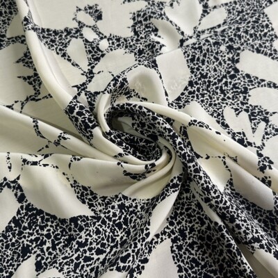 100% Mulberry Silk 18 Momme Crepe Silk Fabric Big Floral 54'' wide 1 meter JJ453