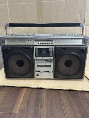 シャープ　GF505ST Sharp GF-505ST Stereo Cassette Radio AM/FM Excellent Working