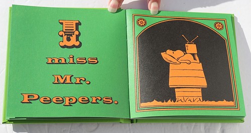 HOME is On Top of a DOG HOUSE (Peanuts) by Charles M. Schulz - NEW BOOK - Picture 5 of 12