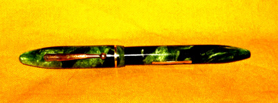 PRE-OWNED RESTORED GREEN/BLACK EAGLE FOUNTAIN PEN W/NEW BLADDER & GOLD TONE F NI