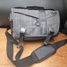 Brand New Never Used TENBA DNA 8 Messenger Camera/IT Bag in Grey USA New York