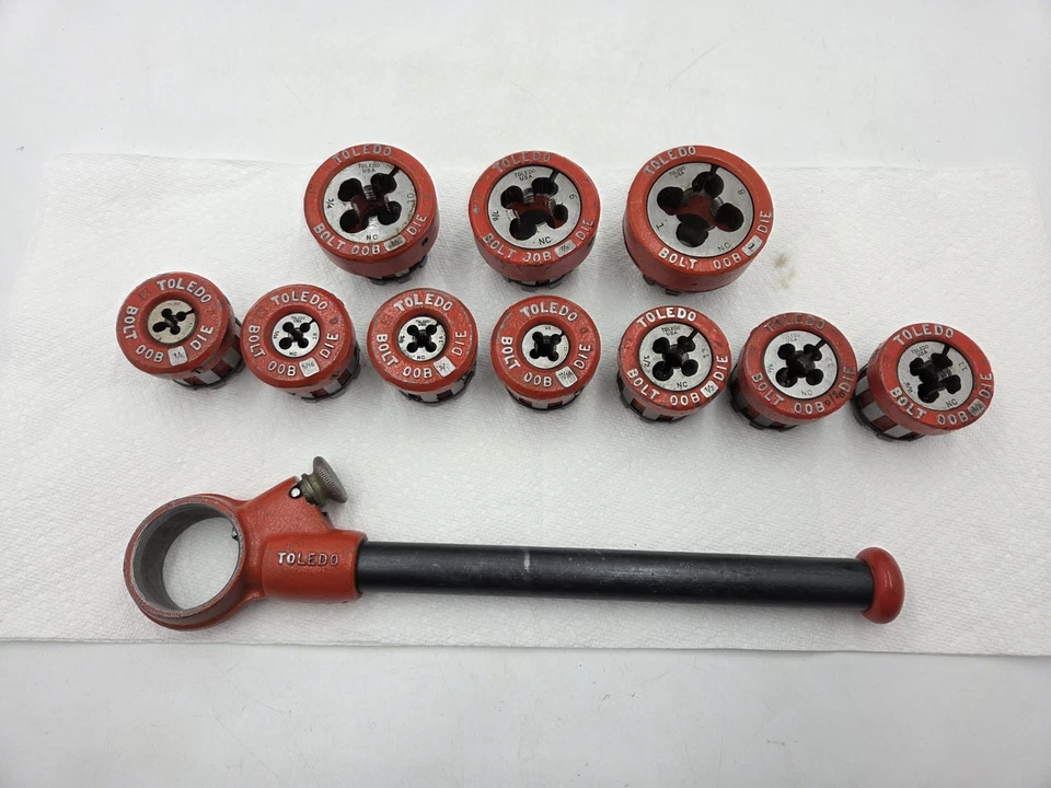 Toledo Made In USA 12 Piece Ratcheting Bolt Die Set 00B 1/4” - 1”  In Wood Box  - Image 3 of 4