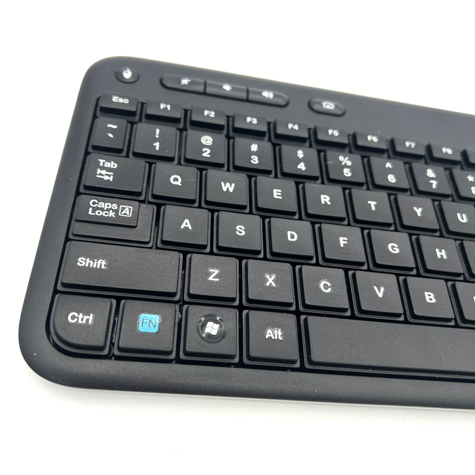 Logitech K400 Wireless Touch Keyboard with Touchpad - With RECEIVER - Image 2 of 4