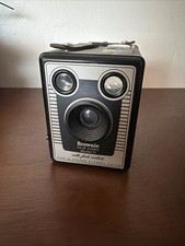 Vintage Kodak Brownie Six-20 Model D Camera Made In England