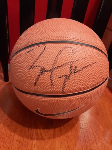 Ben Gordon Chicago Bulls Autographed Signed Mini Nike Basketball - Picture 5 of 7