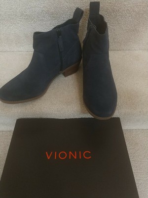 vionic navy boots