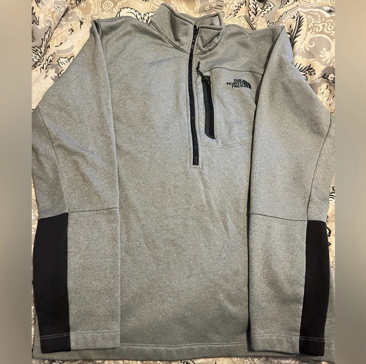 The North Face 1/2 Zip Pullover | Gray Lightweight Jacket | Men’s Medium