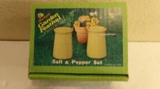 Vintage Hearthside Stoneware Garden Festival Salt & Pepper Set  New in Box