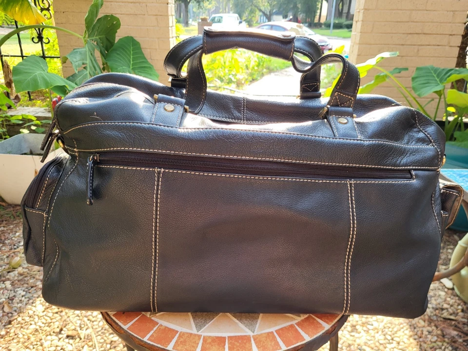 复古 GUANG TONG 黑色皮革双肩包 — 第 2/4 张图片