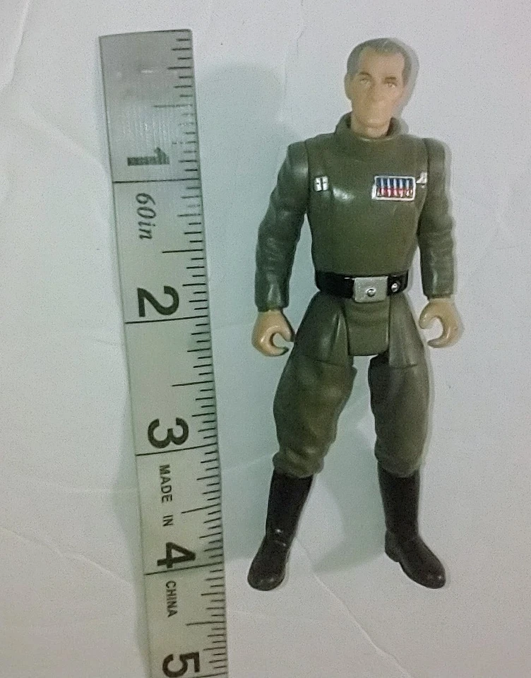 Figura de acción suelta Star Wars Power of the Force General Tarkin 1997  Foto 4 de 4