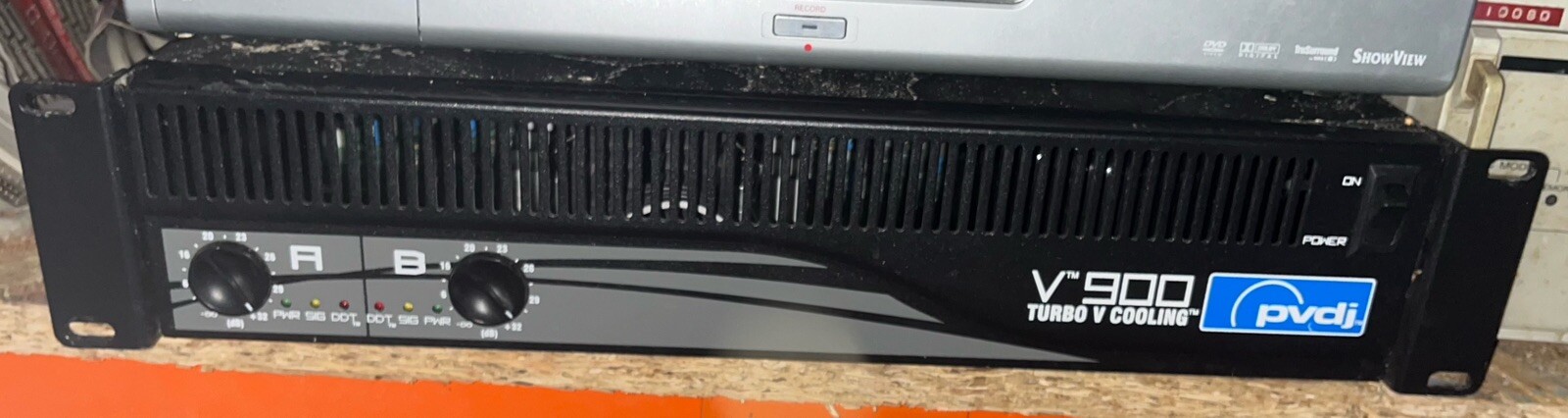 AMPLIFICATEUR SONO PEAVEY V900 pour Concert et Soirée DJ