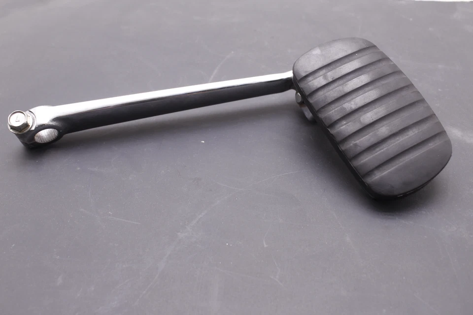 06-19 KAWASAKI VULCAN 900 OEM BRAKE FOOT PEDAL AND SENSOR R8.BX20 - Image 2 of 4