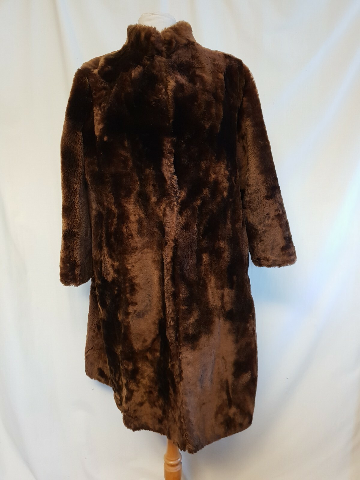 ALTRA Cappotto di pelliccia donna VINTAGE Martins of London marrone scuro lunghezza 40"" busto 41"" 2039