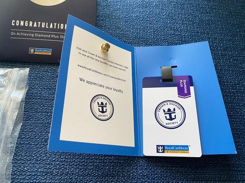 ROYAL CARIBBEAN DIAMOND PLUS PIN+ETIQUETA~Lavado Corporal+Loción~Llaveros~Paño para Ojos - Imagen 4 de 16