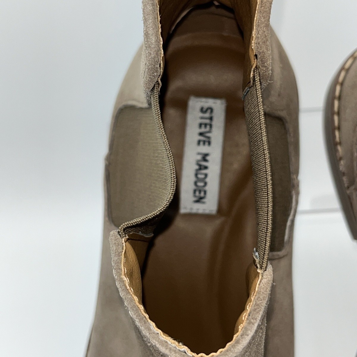 Steve Madden Highline Chelsea Boot in Taupe Suede Men display picture 1