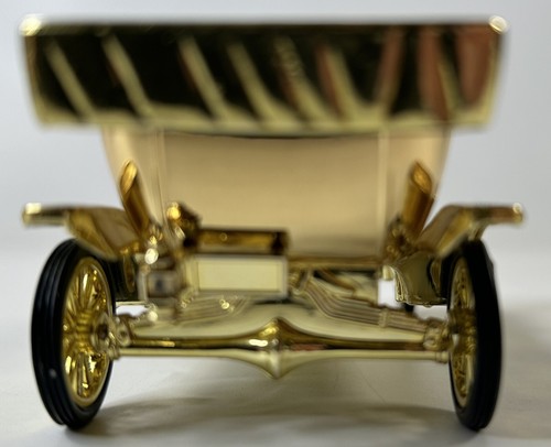 Model T Ford 5 Passenger 1910 Diecast 1:32 Signature Legends in Gold Series - Picture 4 of 11