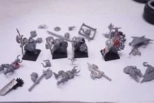Warhammer Fantasy Chaos Warriors x7 Plastic And Metal Parts inc Halberds