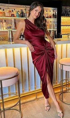 Ax Paris Robe Midi Satin À Une Épaule Avec Nœud En Vin Taille UK 14 (fmn42-16) - Photo 1/3