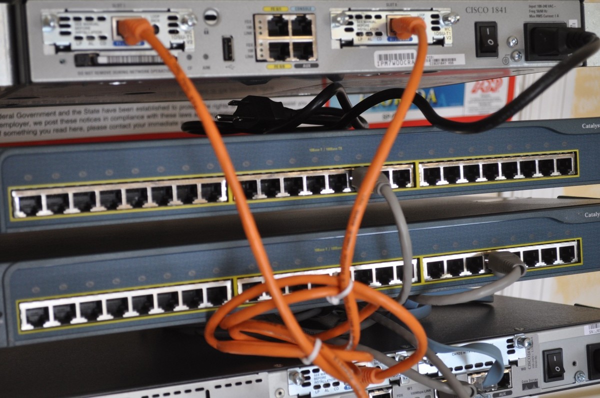 CISCO - 【CCNA、CCNP】1台Cisco Catalyst2960X Cisco Catalyst 2960-X Series Switches - PlanetComm