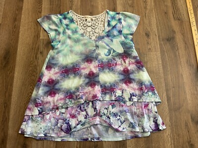 World Unity Shirt, Womens Size Small, Tie Dye, V-neck, Floral Lace