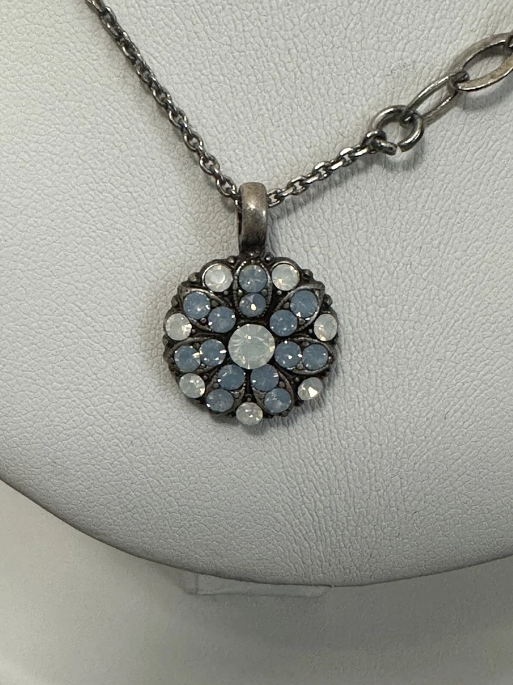 Collar Colgante Ángel de la Guarda Diseño Signature de Mariana - Joyería Mariana Foto 4 de 4