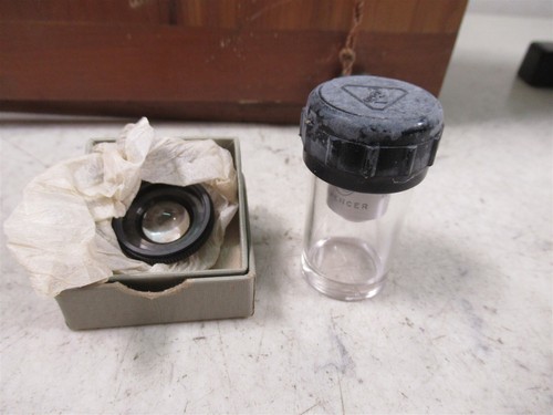 Bausch & Lomb Optical Vintage Microscope Monocular with 3 Objectives Wood Case - 第 17/24 張圖片