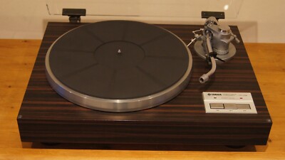 Yamaha YP-D9 Plattenspieler, neue Abdeckhaube, Top!
