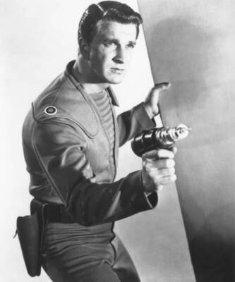Leslie Nielsen for holding phaser weapon for the 1956 sci-fi class- Old Photo