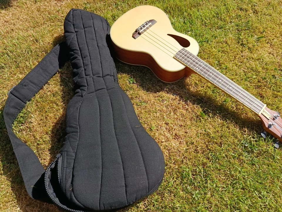 Peavey Concert Ukulele  - Image 3 of 4
