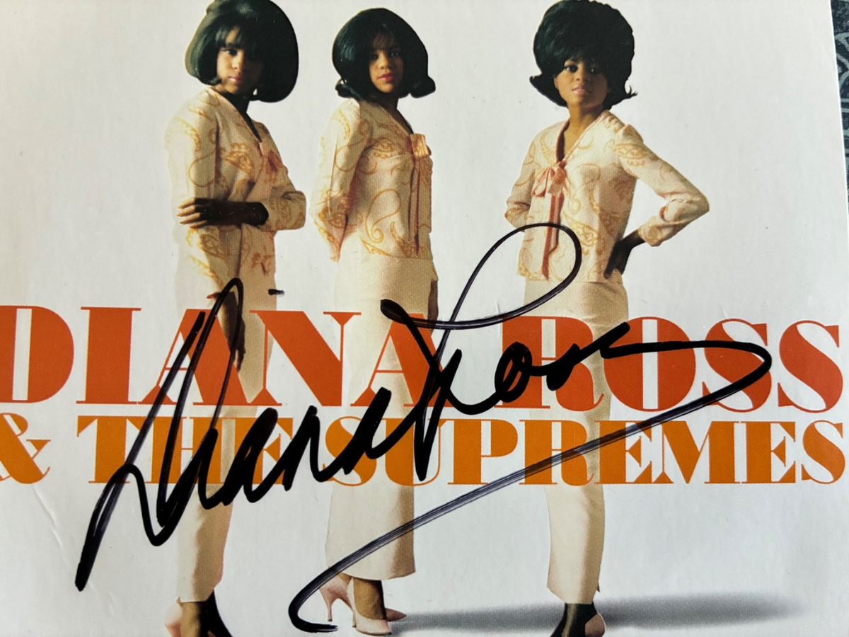 Diana Ross & The Supremes 直筆サイン入りCD DIANA ROSS & THE SUPREMES Signed CD Box Set - 'Essential' 3-CD