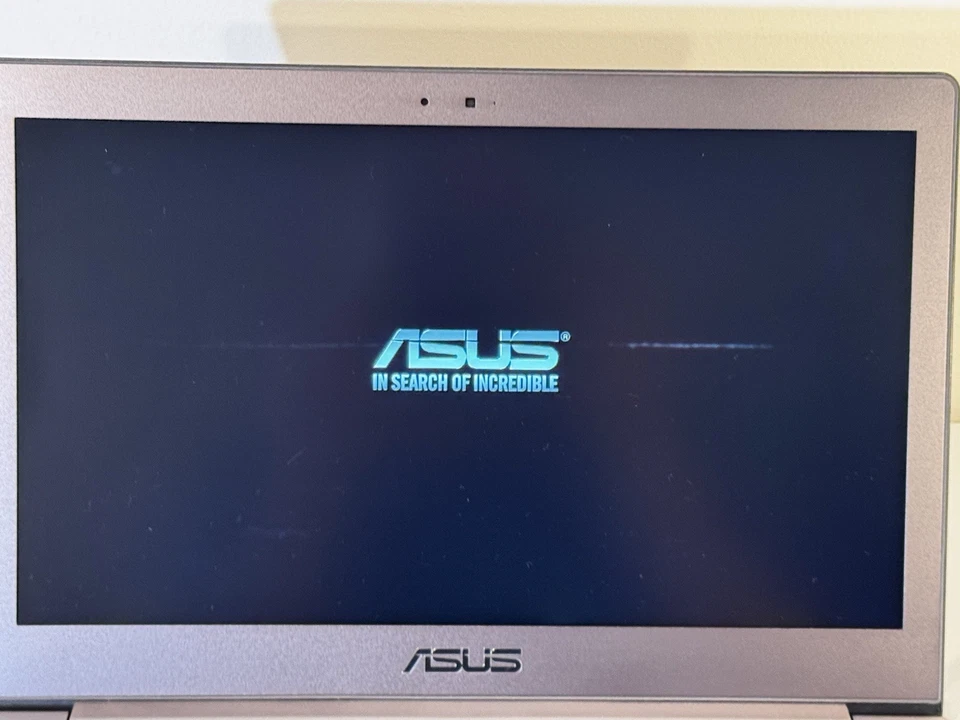 ASUS ZenBook UX303U 13.3" Laptop | i7-6500U | 12GB RAM | 240GB SSD (See Descrip) - Image 4 of 4