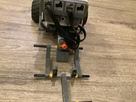 LEGO MindStorms NXT Intelligent Brick Controller & Vehicle Assembled