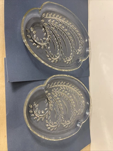 (2) Vintage Clear Glass Oval Snack Trays Swirl Pattern Hors D’oeuvres E.C.