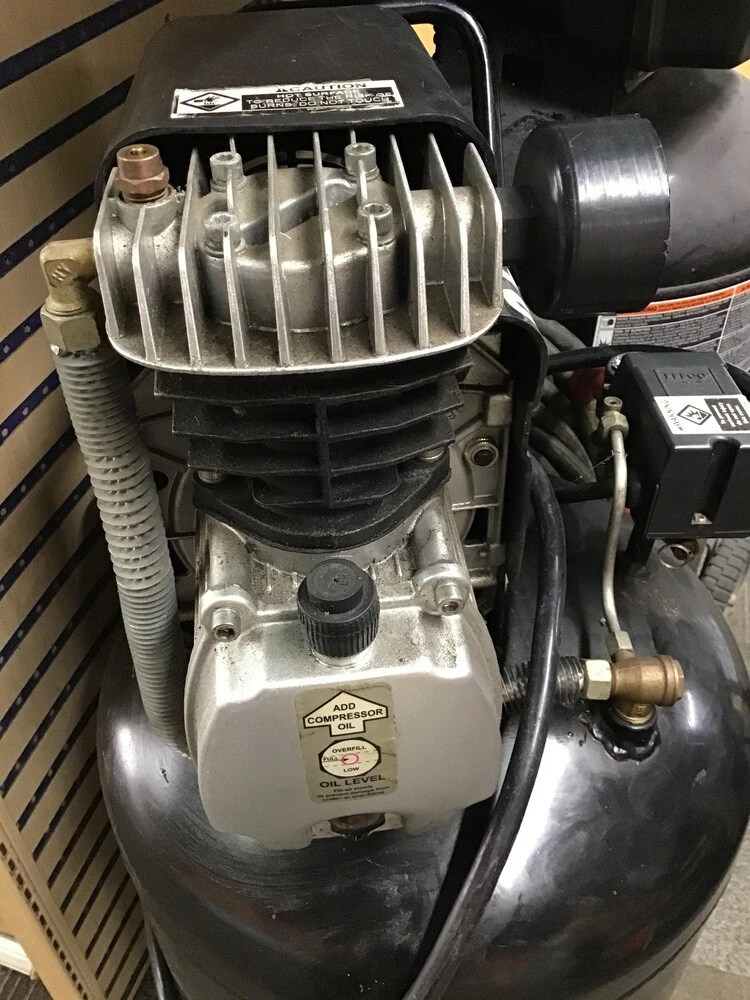 Central Pneumatic 2.5 Horsepower 21 Gallon 125 PSI Vertical Air Compressor