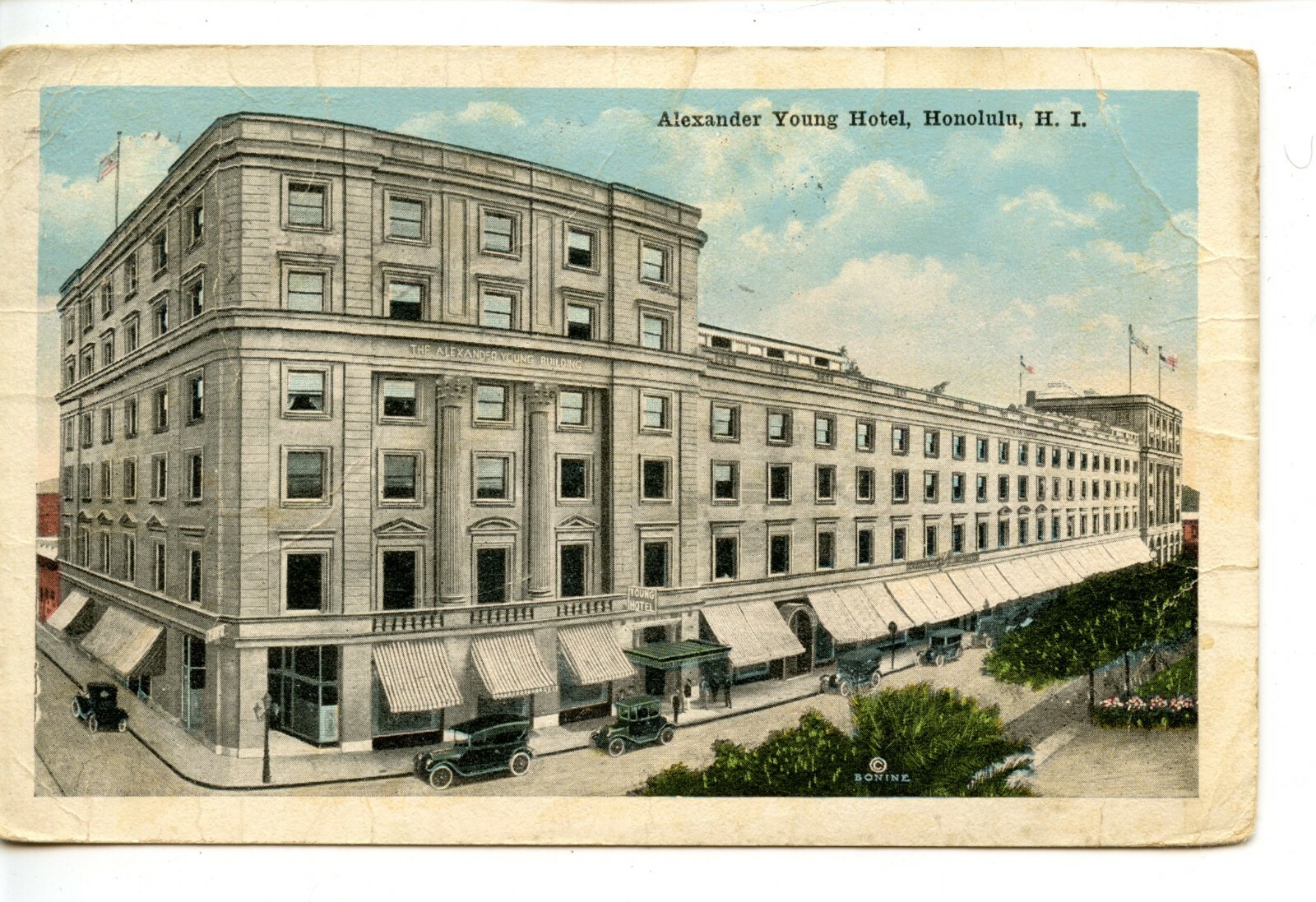 Alexander Young Hotel BuildingHonoluluHawaiiVintage W/B 1918 Postcard
