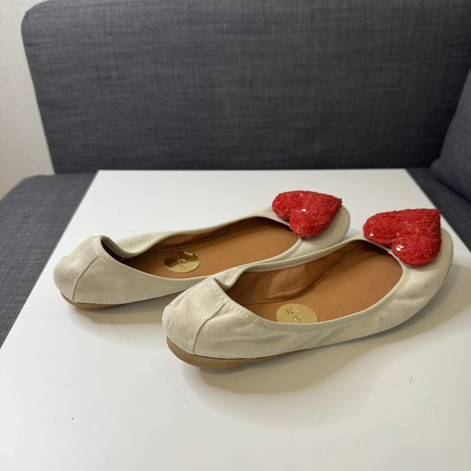 RAS Crema Planos Lentejuelas Rojo San Valentín Corazón Mujer Talla 38 Hecho en España Usado en Excelente Condición Foto 3 de 4