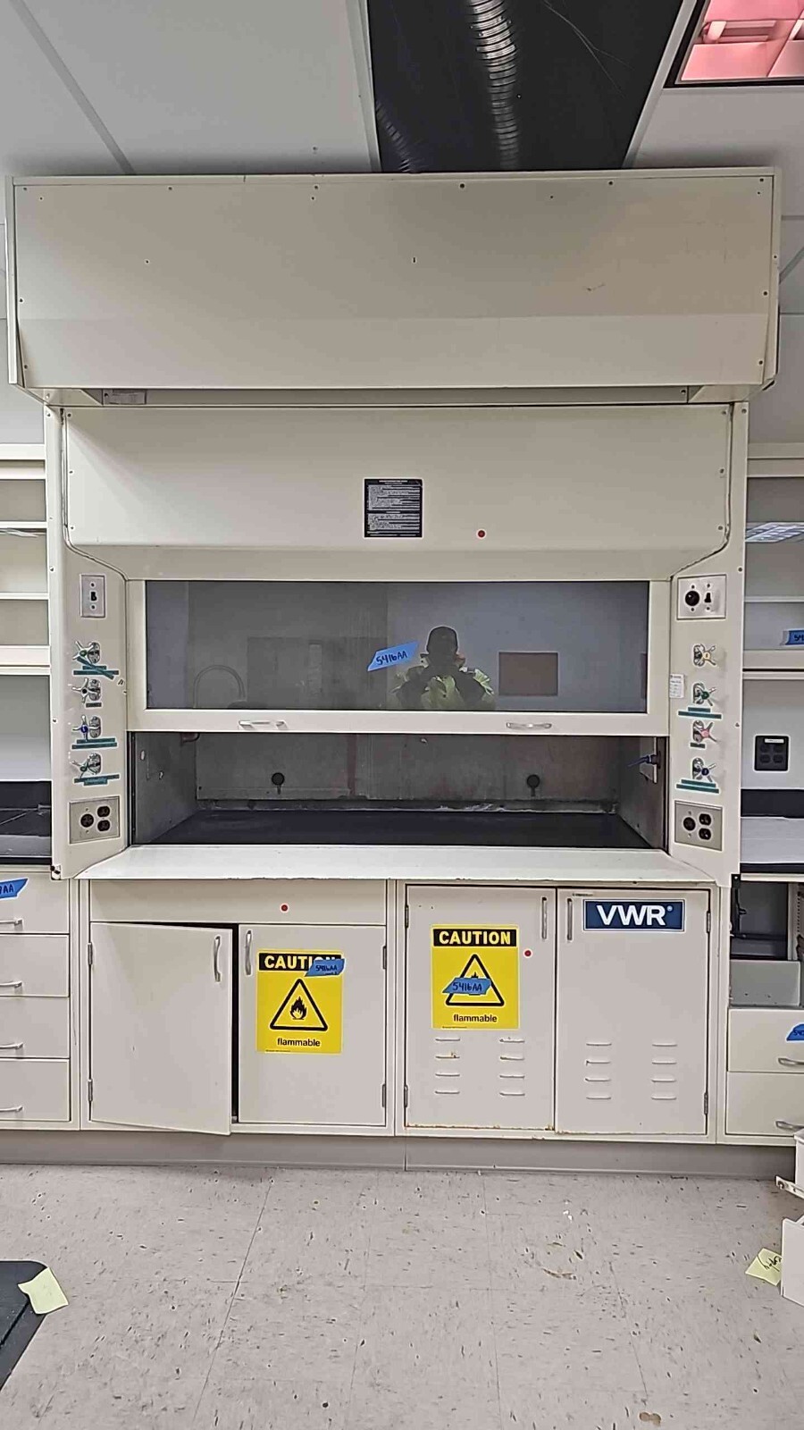 6' Labconco Laboratory Fume Hood Chemical Type with Benches (13458AA