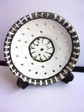 ANCIENNNE ASSIETTE EGOUTTOIR A FROMAGES EN CERAMIQUE EPAISSE Fin 19ème