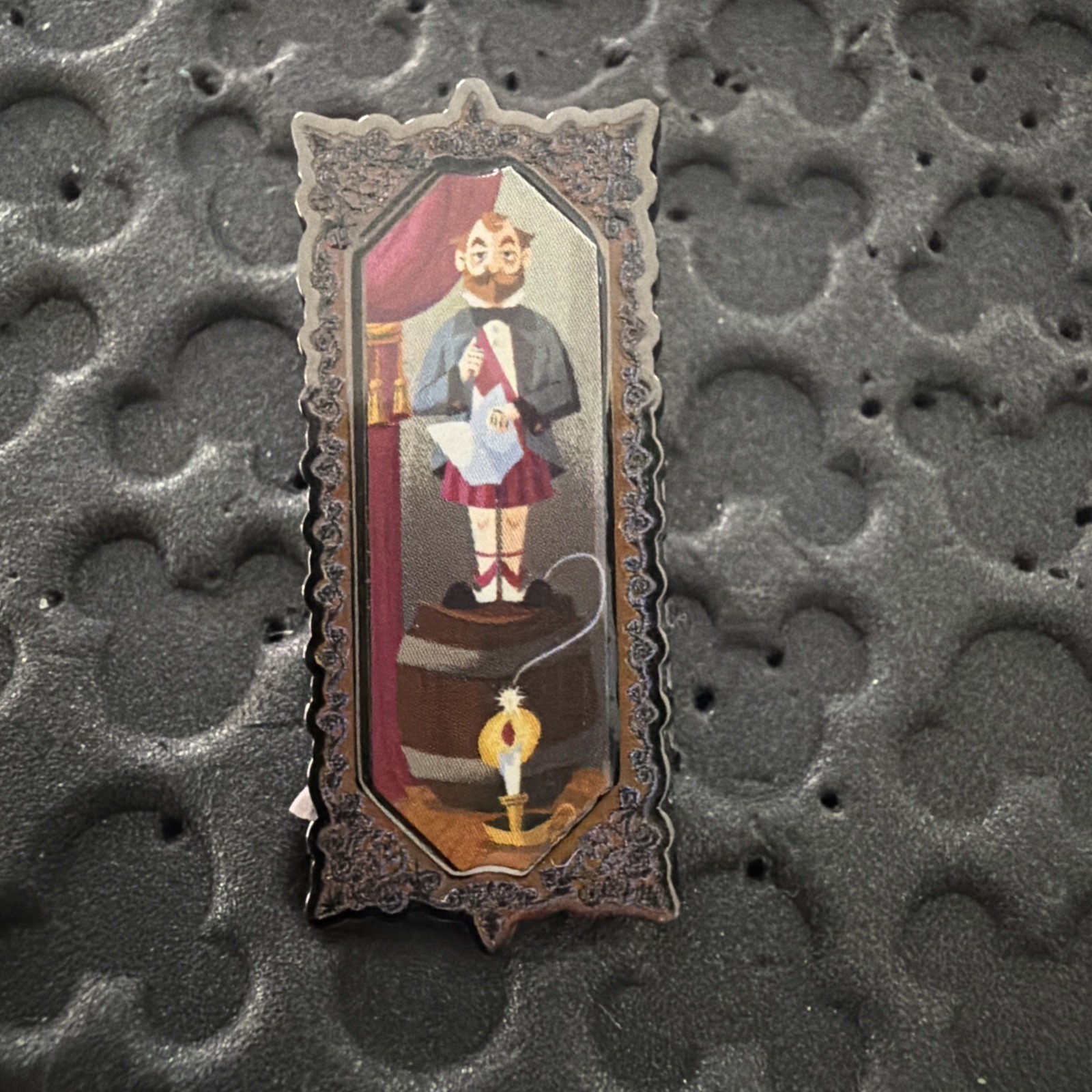 Disney Haunted Mansion Loungefly Blind Box Dynamite Stretching Portrait Pin