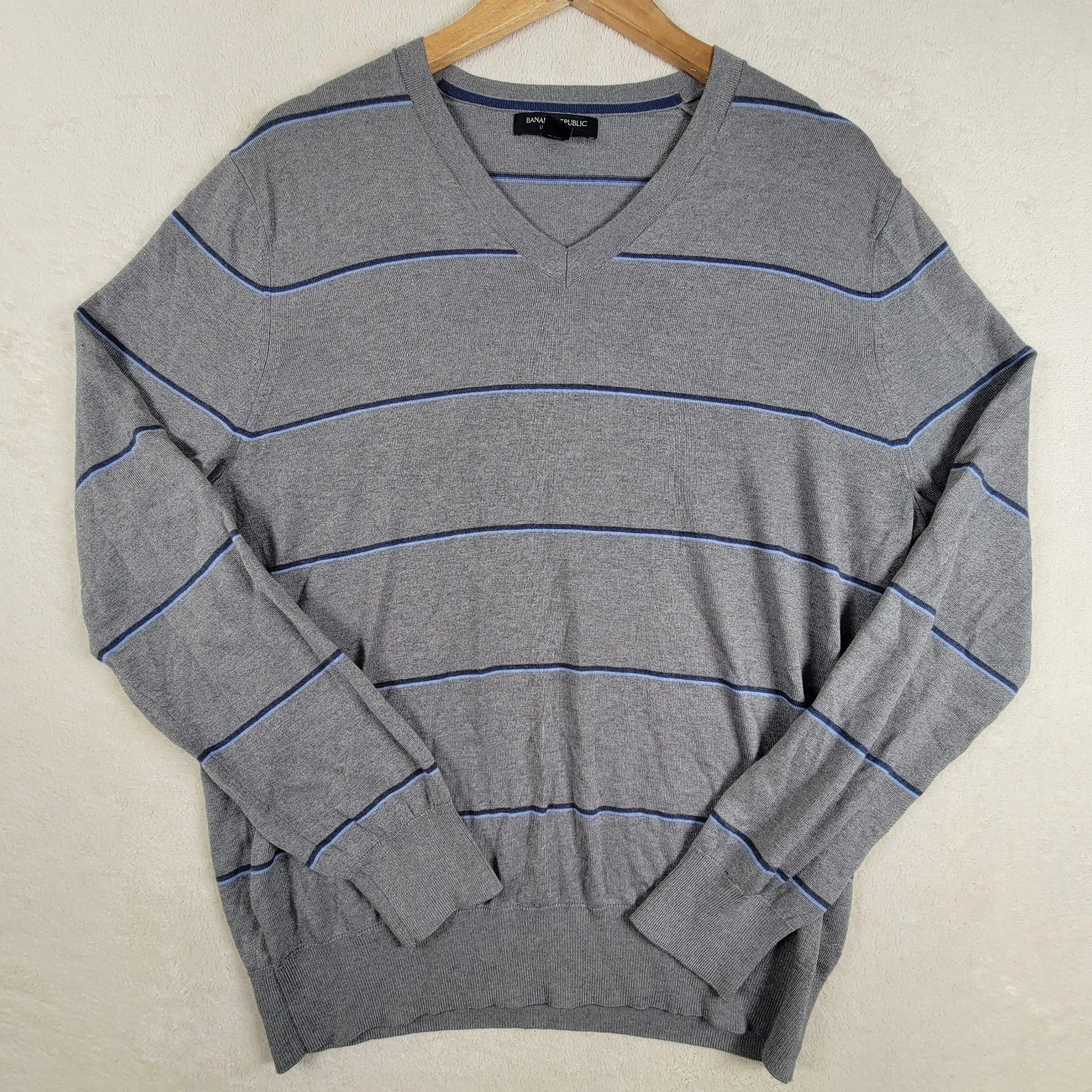 Banana Republic Luxury Blend VNeck Sweater Men's Sz XL Gray Silk Cotton Cashmere