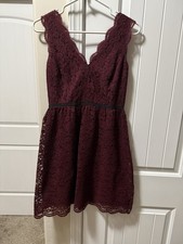 Ann Taylor LOFT Dress Womens 0 Cranberry Laced, V Neck, Sleeveless, Homecoming.