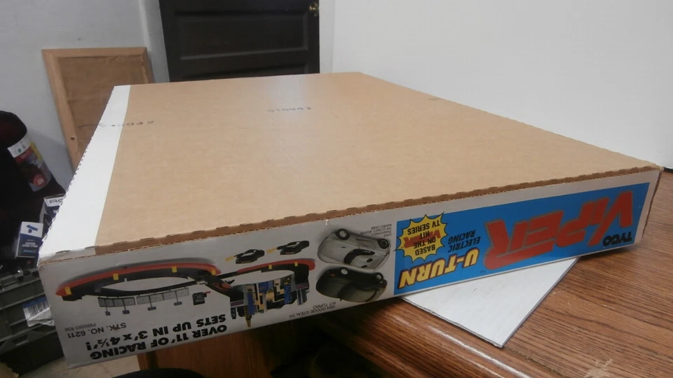 Juego de coches ranura eléctricos Tyco Viper U-Turn 1994 vintage nuevo en caja sellada Foto 4 de 4