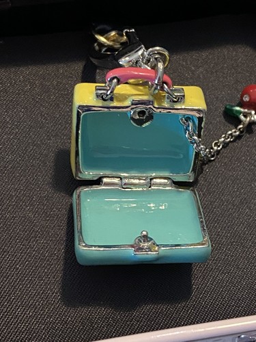 Dije Lunchbox Juicy Couture 2011 edición limitada, abre una manzana dentro nuevo con etiquetas - Imagen 5 de 17