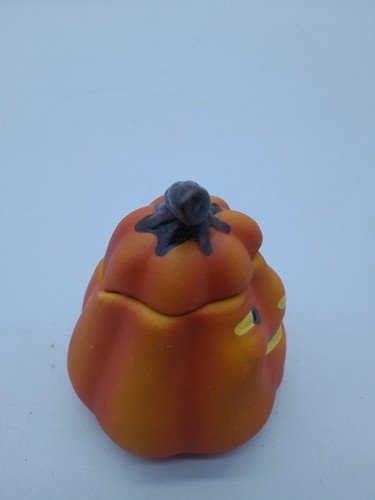 (2) Hallmark Merry Miniature 1974 Jack-O-Lantern Pumpkin 2" With Bigger Candle - Picture 3 of 16