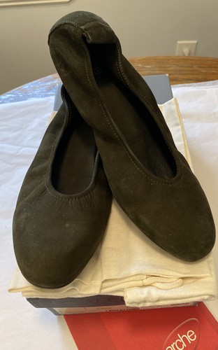 Planos planos Arche Laius Maquis Nubuck, talla 10. Francia. Verde oscuro. - Imagen 6 de 10