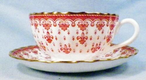 Spode Fleur de Lys Cup & Saucer Y7481 Red Bone China Gold Trim Scalloped - Picture 2 of 4